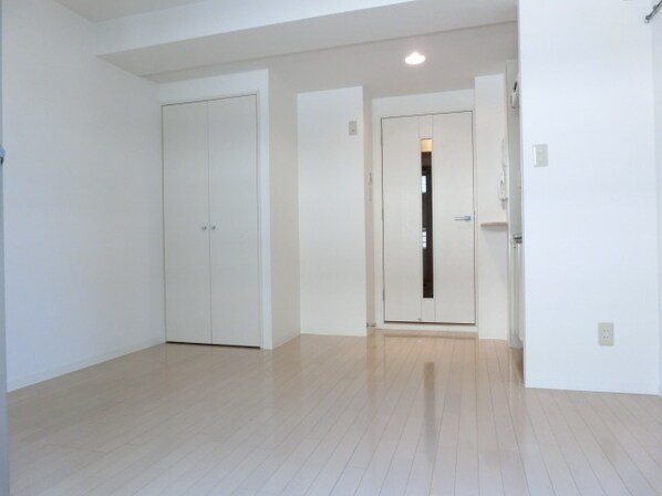 レジディア三越前の物件内観写真